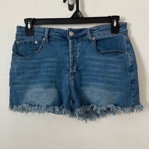 Yarn & Sea Pants - Denim Blue Frayed Hem Women Shorts